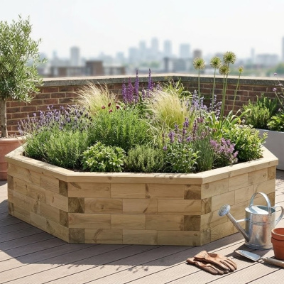 Octagonal Centre Piece Bed / 2.24 x 0.45m