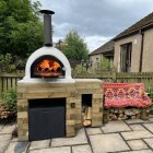 Base de four à pizza avec espace de rangement et banc / 2,7 m x 0,9 m x 0,95 m