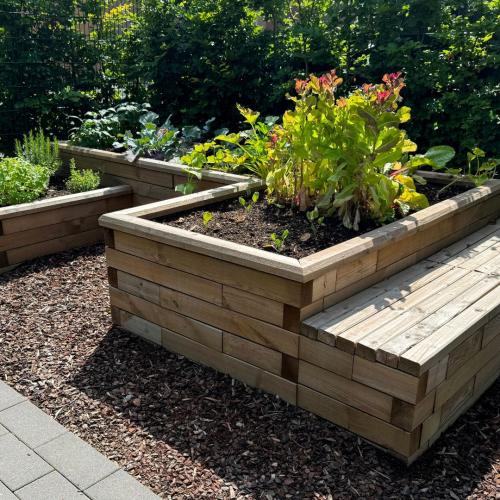 Jardinière avec banc pour jardin partagé