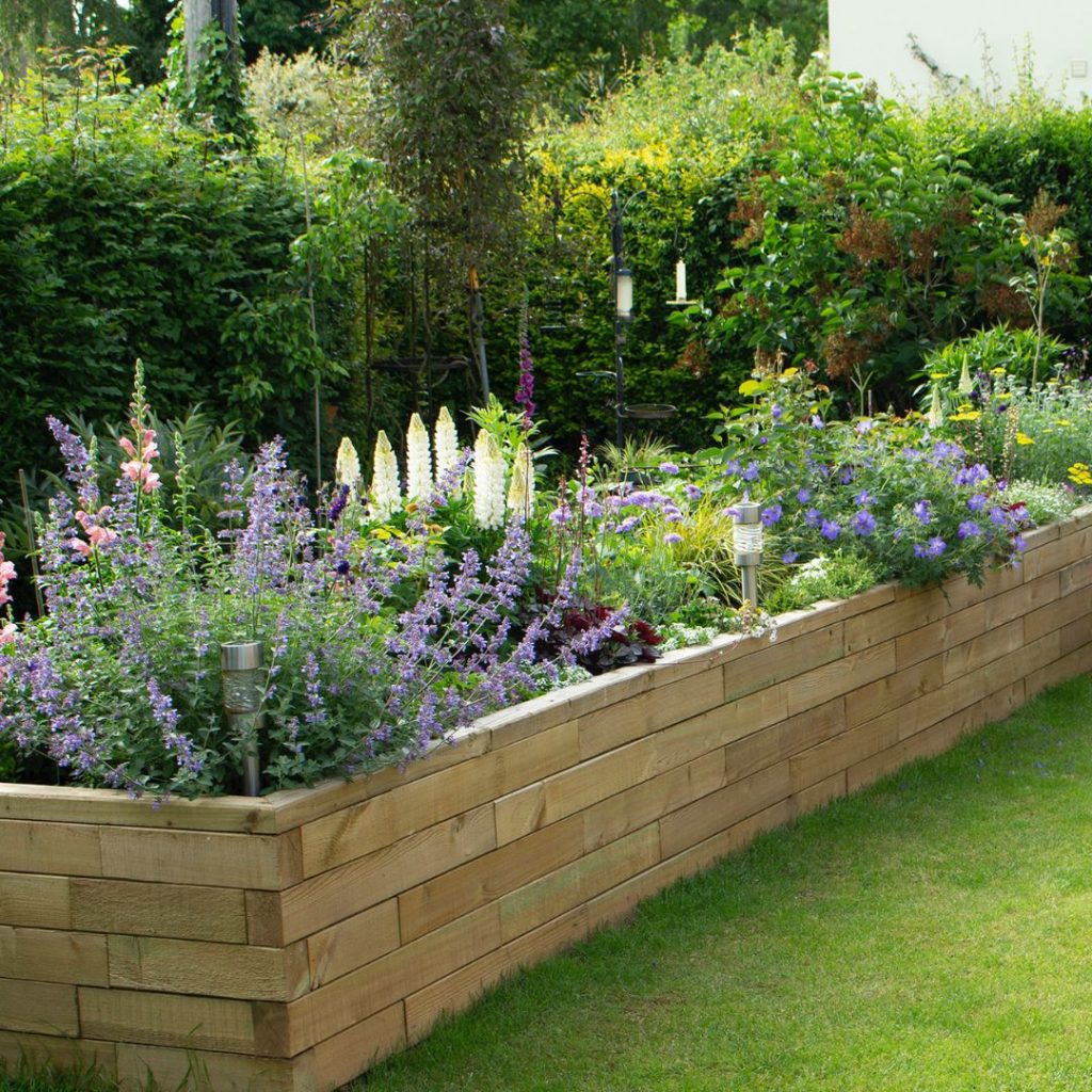 Remplissage d’un bac avec de la terre